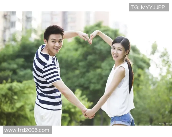 男人真心爱你,才会吻这两个“非亲密区”